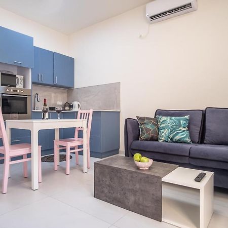 Port City Haifa - Luxury Apartments 50 Mtrs From The Beach Kültér fotó