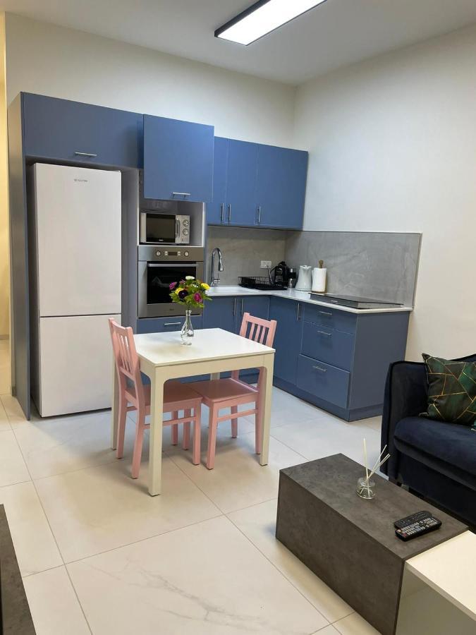 Port City Haifa - Luxury Apartments 50 Mtrs From The Beach Kültér fotó