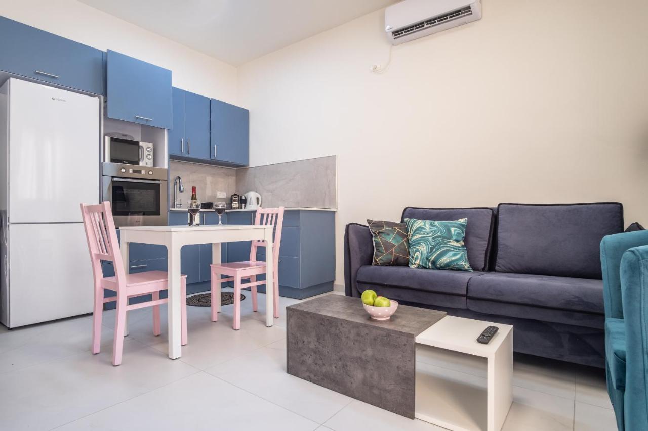Port City Haifa - Luxury Apartments 50 Mtrs From The Beach Kültér fotó