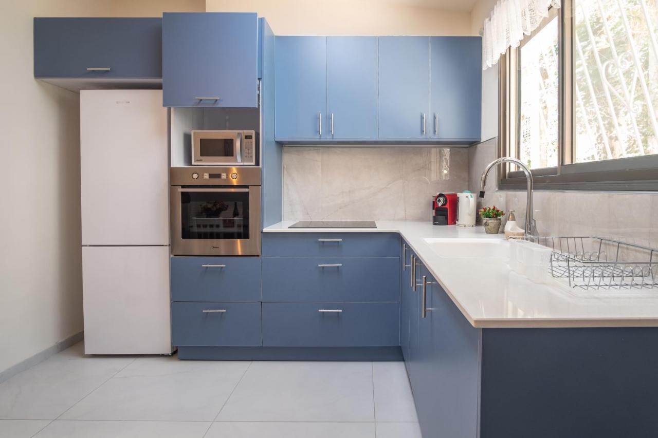 Port City Haifa - Luxury Apartments 50 Mtrs From The Beach Kültér fotó