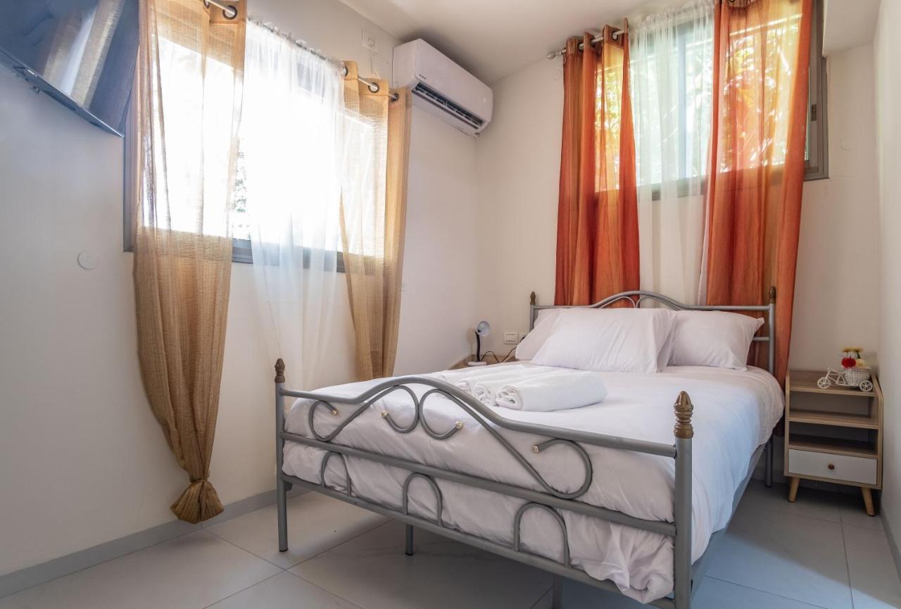 Port City Haifa - Luxury Apartments 50 Mtrs From The Beach Kültér fotó