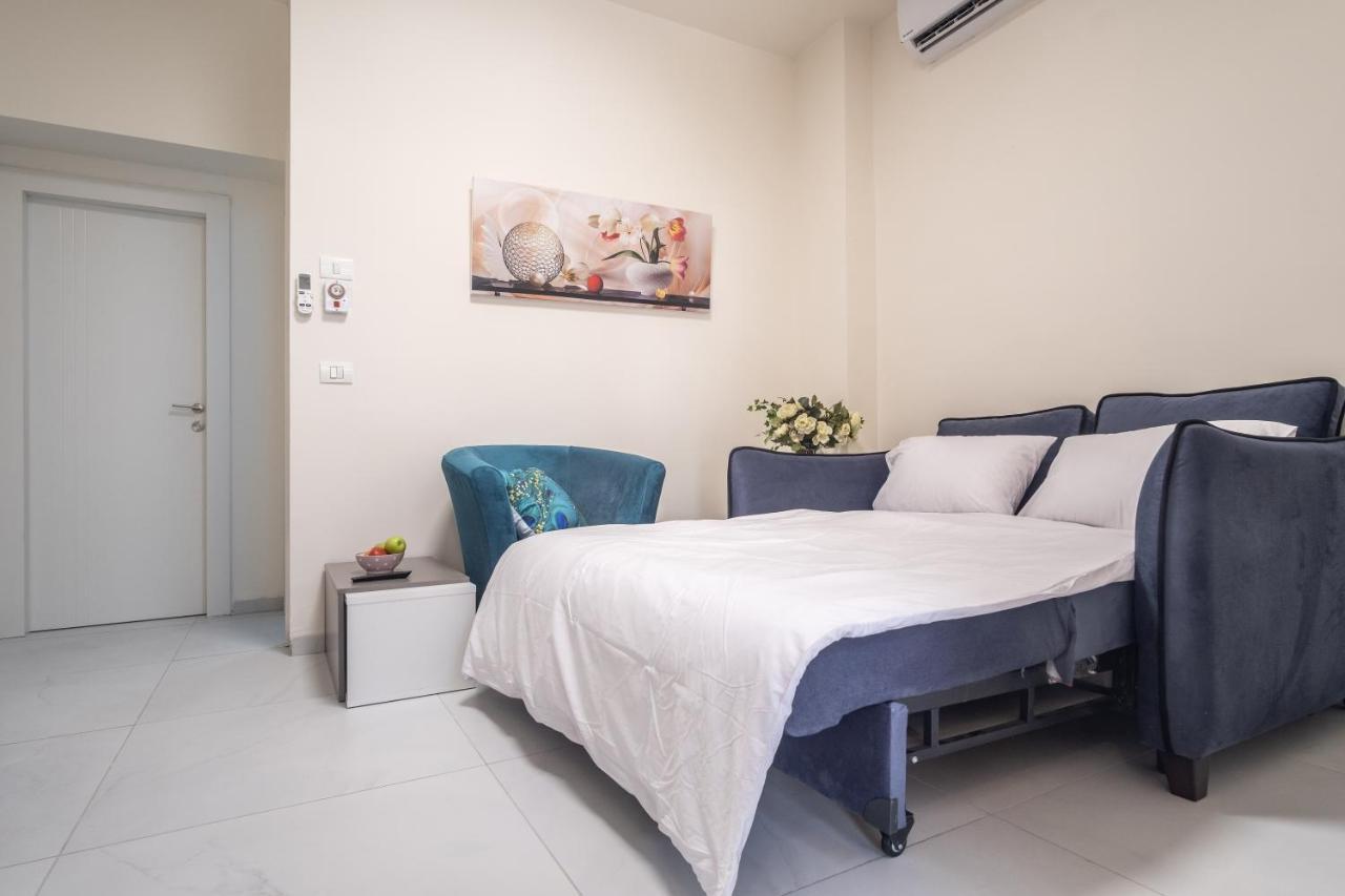 Port City Haifa - Luxury Apartments 50 Mtrs From The Beach Kültér fotó