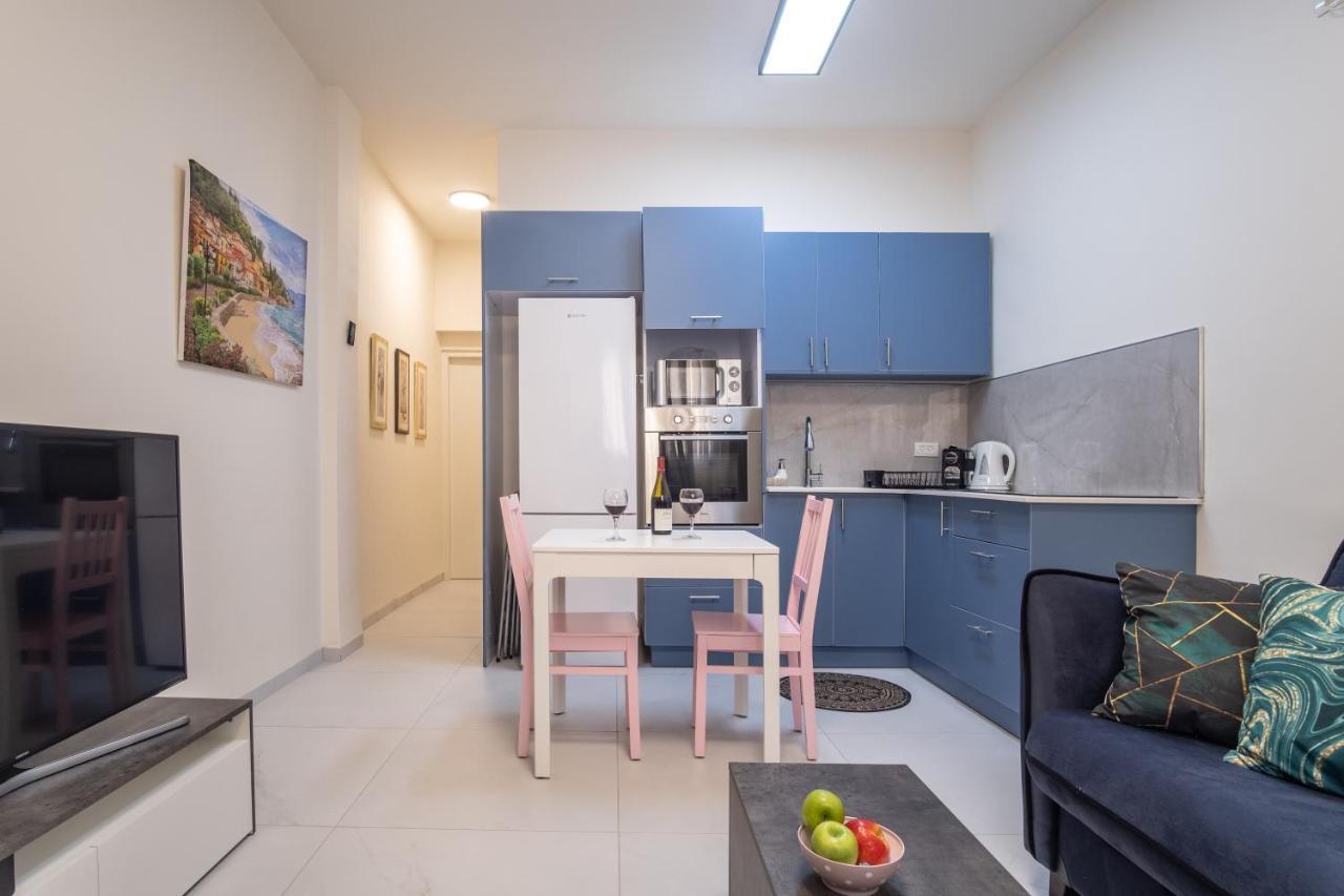 Port City Haifa - Luxury Apartments 50 Mtrs From The Beach Kültér fotó